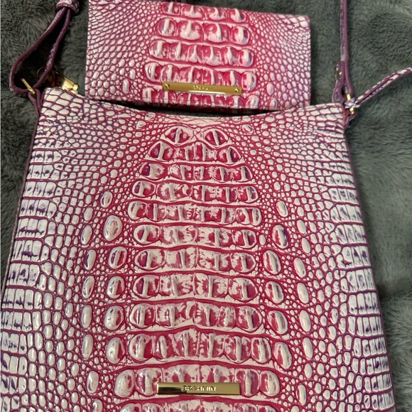 Brahmin Pink Crocodile Embossed Shoulder Bag Set - Picture 2 of 12